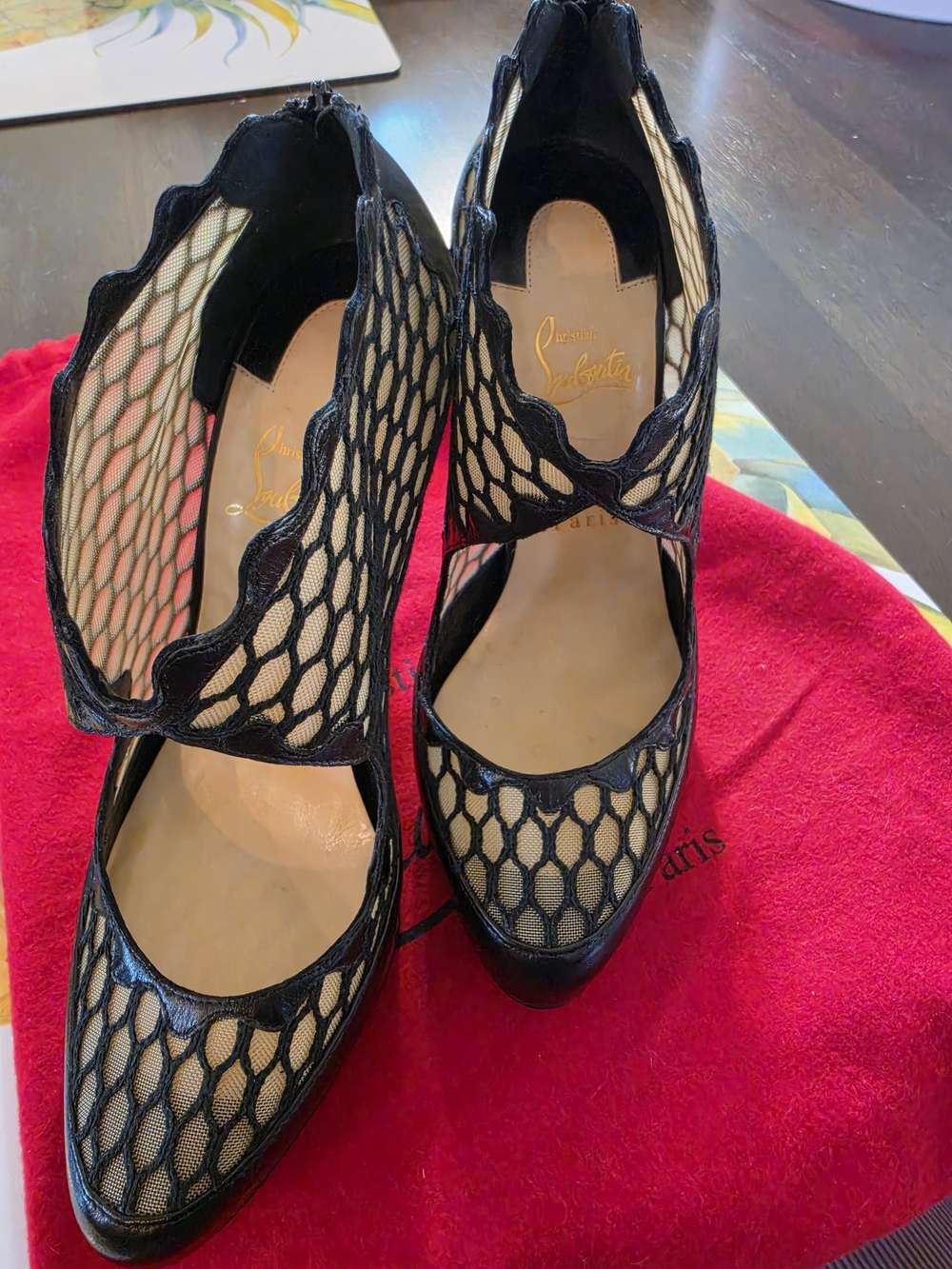 Authentic Christian Louboutin Black Mesh Scallop High-Heel Pumps - Picture 11 of 15